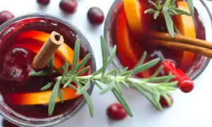 Pyszny drink z wódką żurawinową: sprawdzone przepisy i wariacje