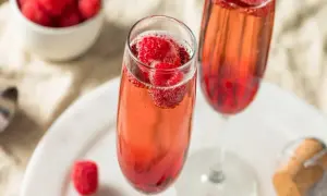 Jak przygotować idealny koktajl kir royal - przepisy i porady
