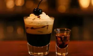 Najlepsze drinki z Jägermeisterem, które musisz spróbować teraz