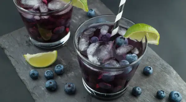 Pyszne drinki z borówkami, które orzeźwią każdy letni dzień