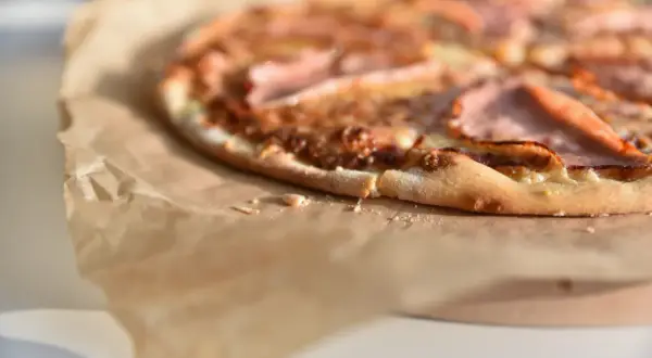 Ile gram ma kawałek pizzy? Zaskakujące różnice w wadze!