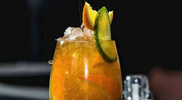 Najlepsze drinki z Metaxa 5, które zachwycą Twoje podniebienie