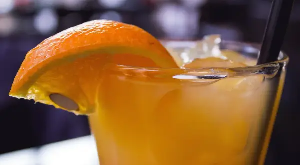 Pomarańczowy drink - 10 wyjątkowych przepisów, które zaskoczą gości