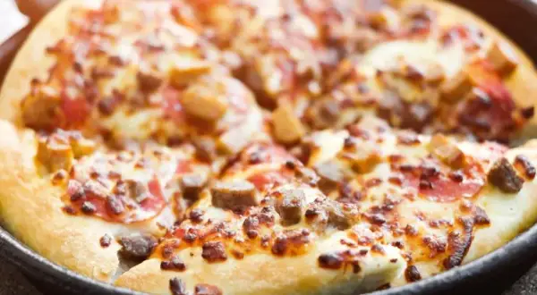 Jak zrobić pizzę na patelni w 15 minut i uniknąć błędów
