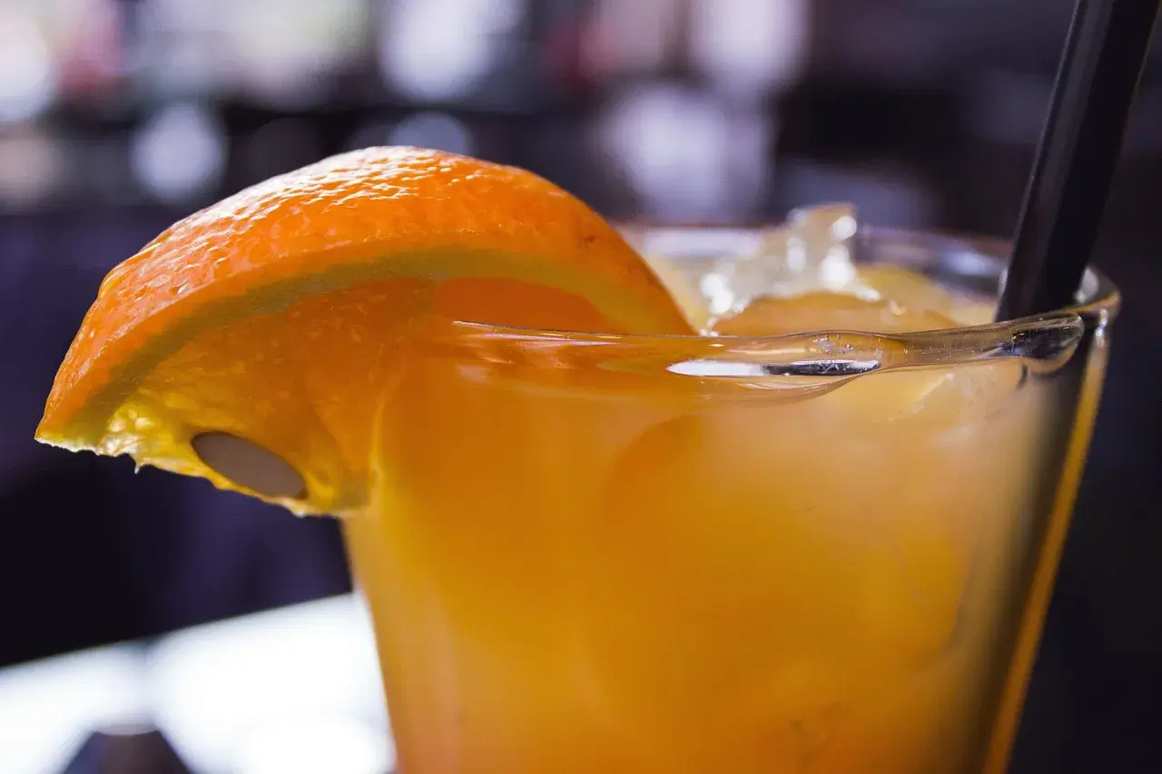 Pomarańczowy drink - 10 wyjątkowych przepisów, które zaskoczą gości