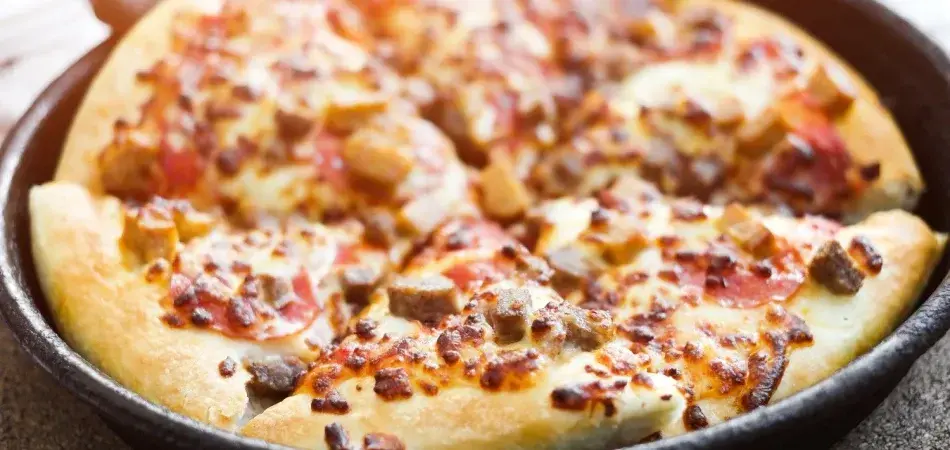 Jak zrobić pizzę na patelni w 15 minut i uniknąć błędów