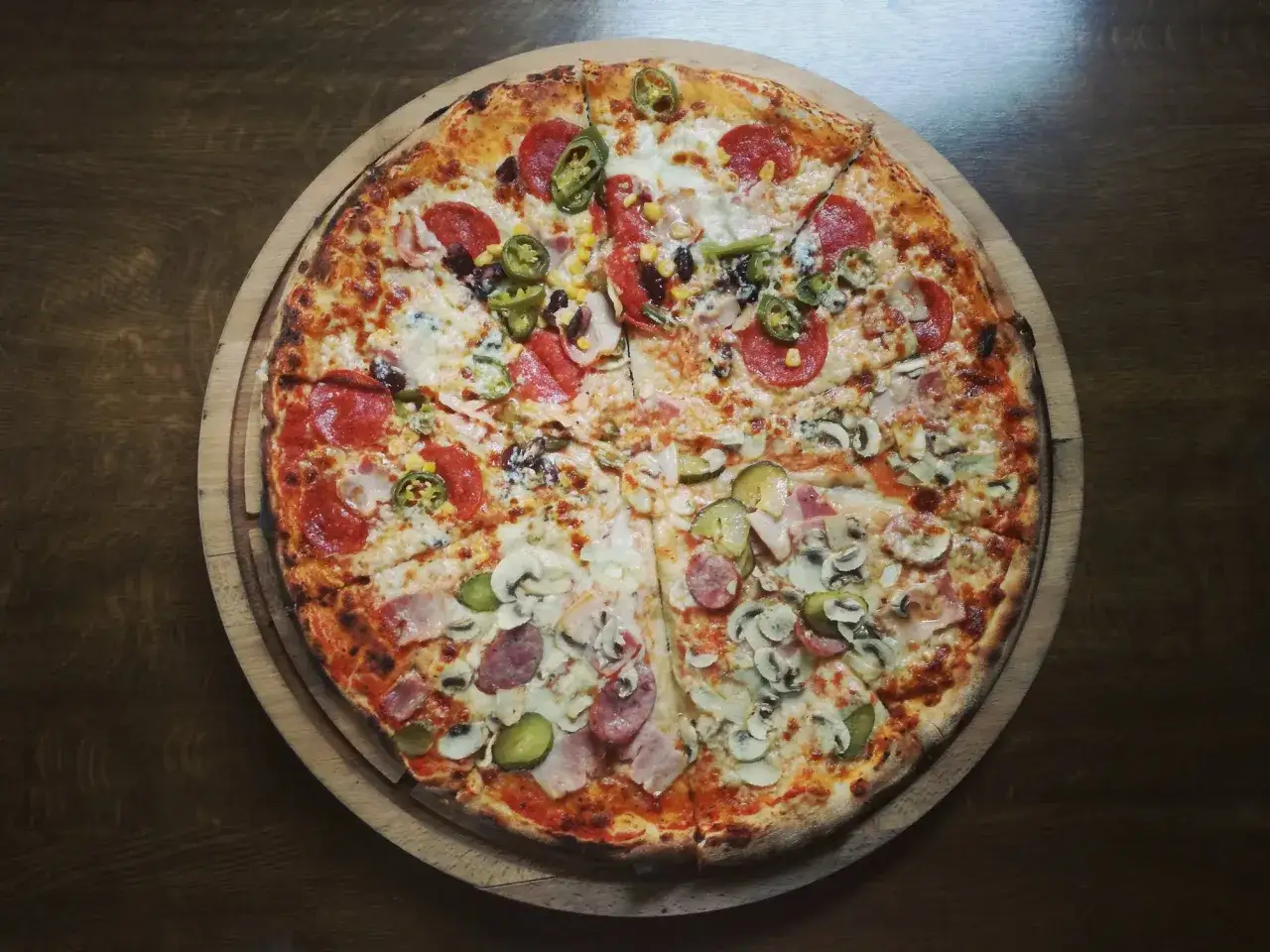 Zdjęcie Ile kcal ma kawałek pizzy? Zaskakujące fakty o kaloriach!
